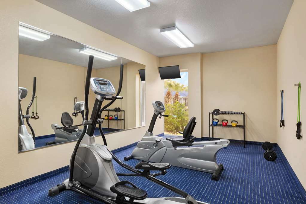 Howard Johnson By Wyndham San Antonio Hotel & Suites מתקנים תמונה