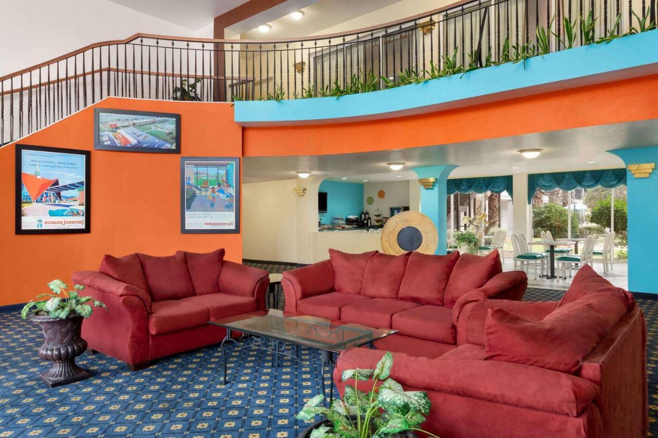 Howard Johnson By Wyndham San Antonio Hotel & Suites מראה חיצוני תמונה