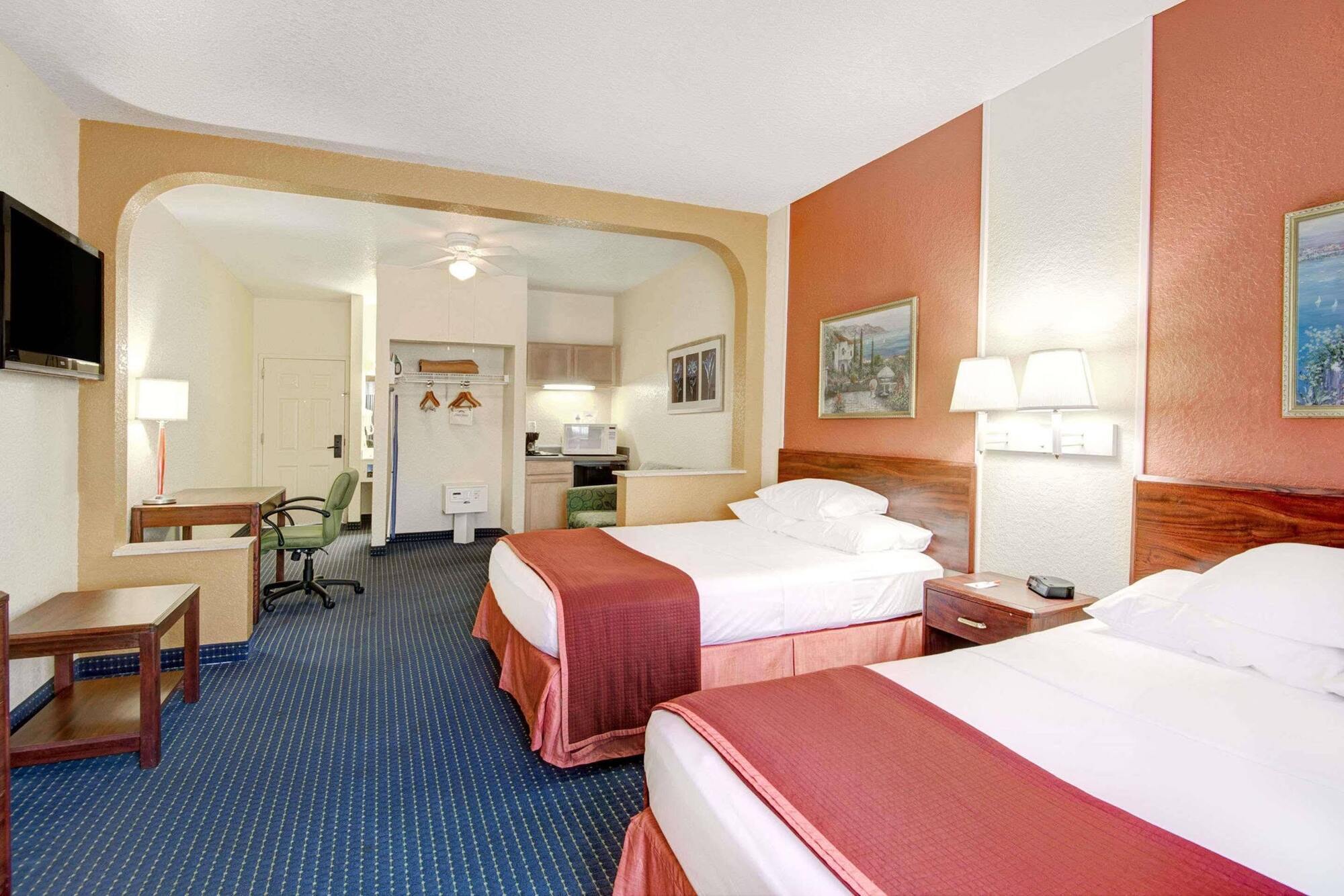 Howard Johnson By Wyndham San Antonio Hotel & Suites מראה חיצוני תמונה